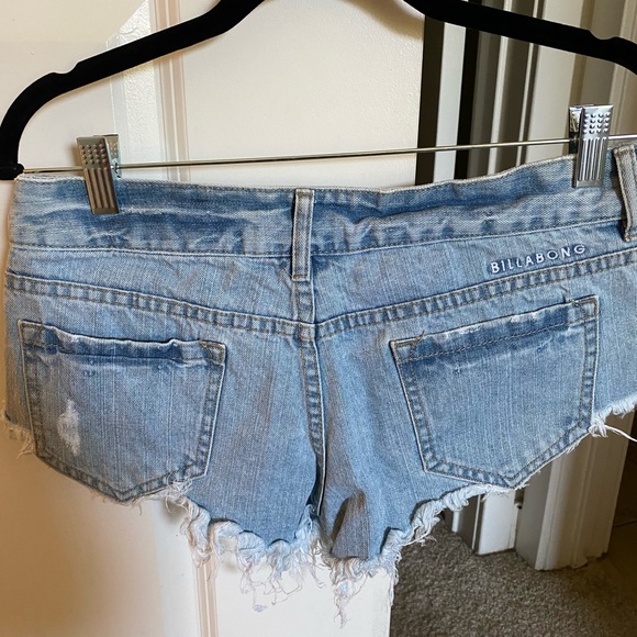 Billabong Laneway Cut Off Tribal Print Shorts - Picture 2 of 2